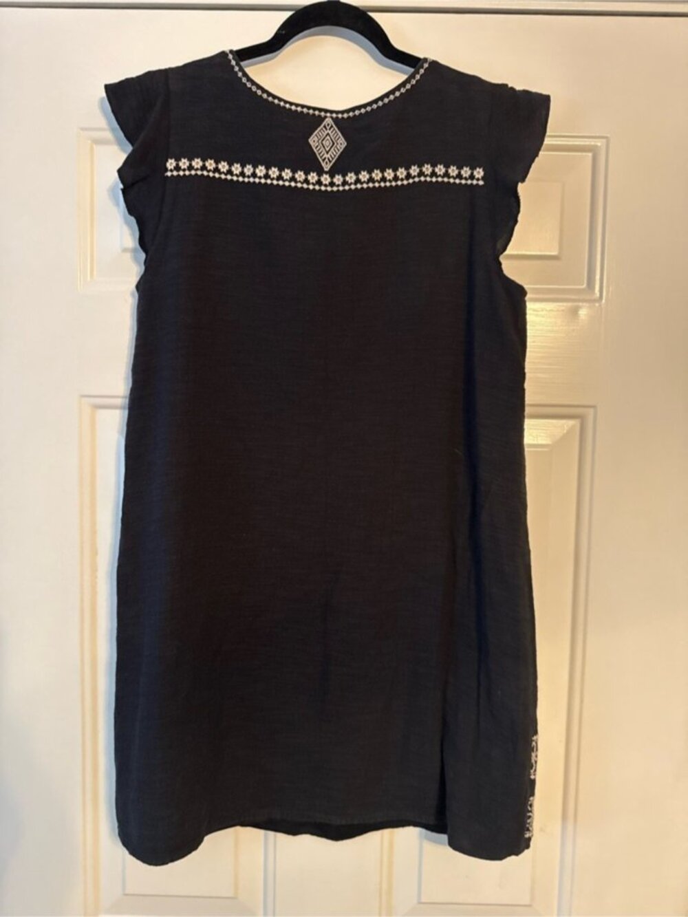 Black Dress with White Embroidered Trim - Picture 4 of 4
